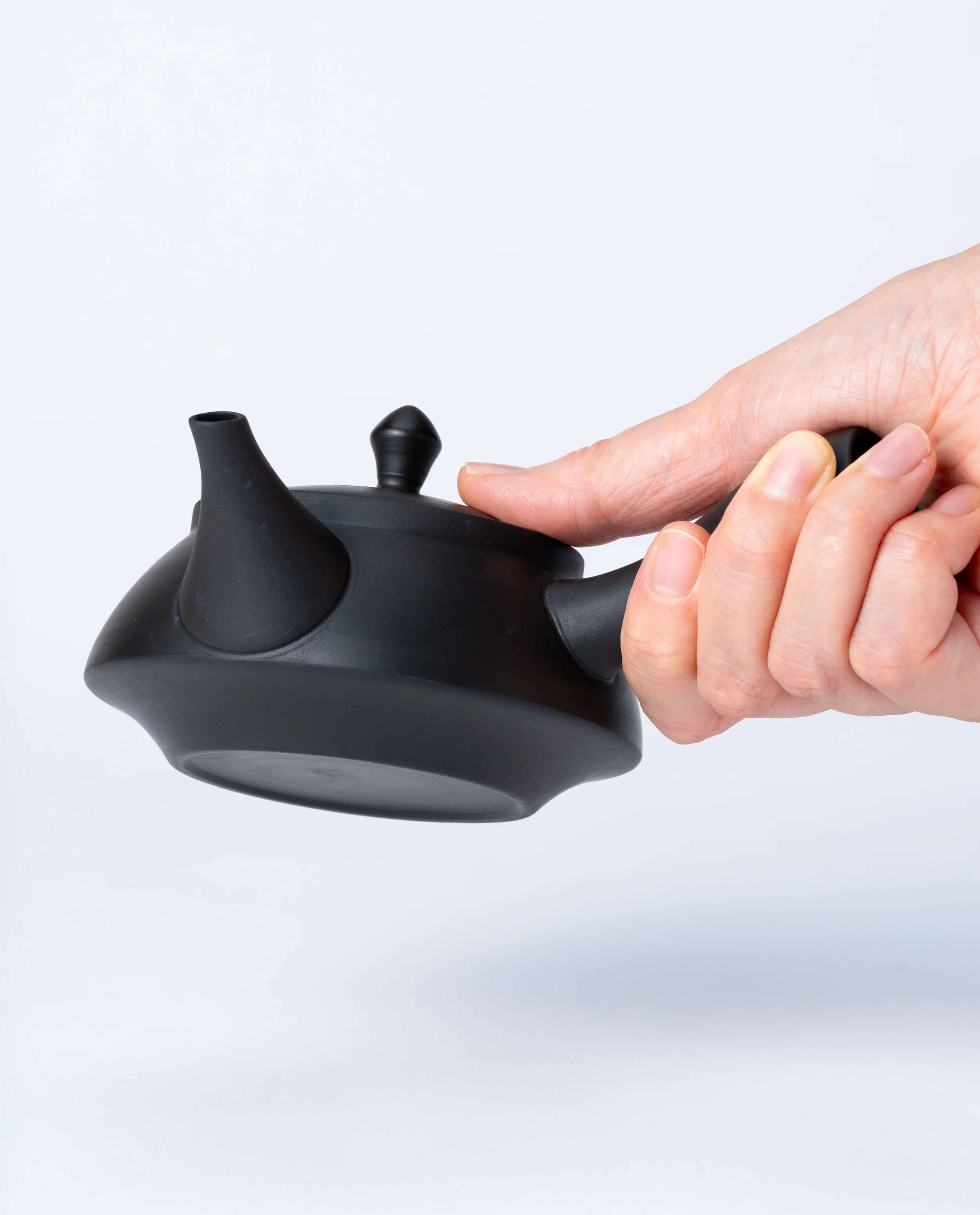 Black Kyusu Teapot (Tokoname-yaki) - Image 4