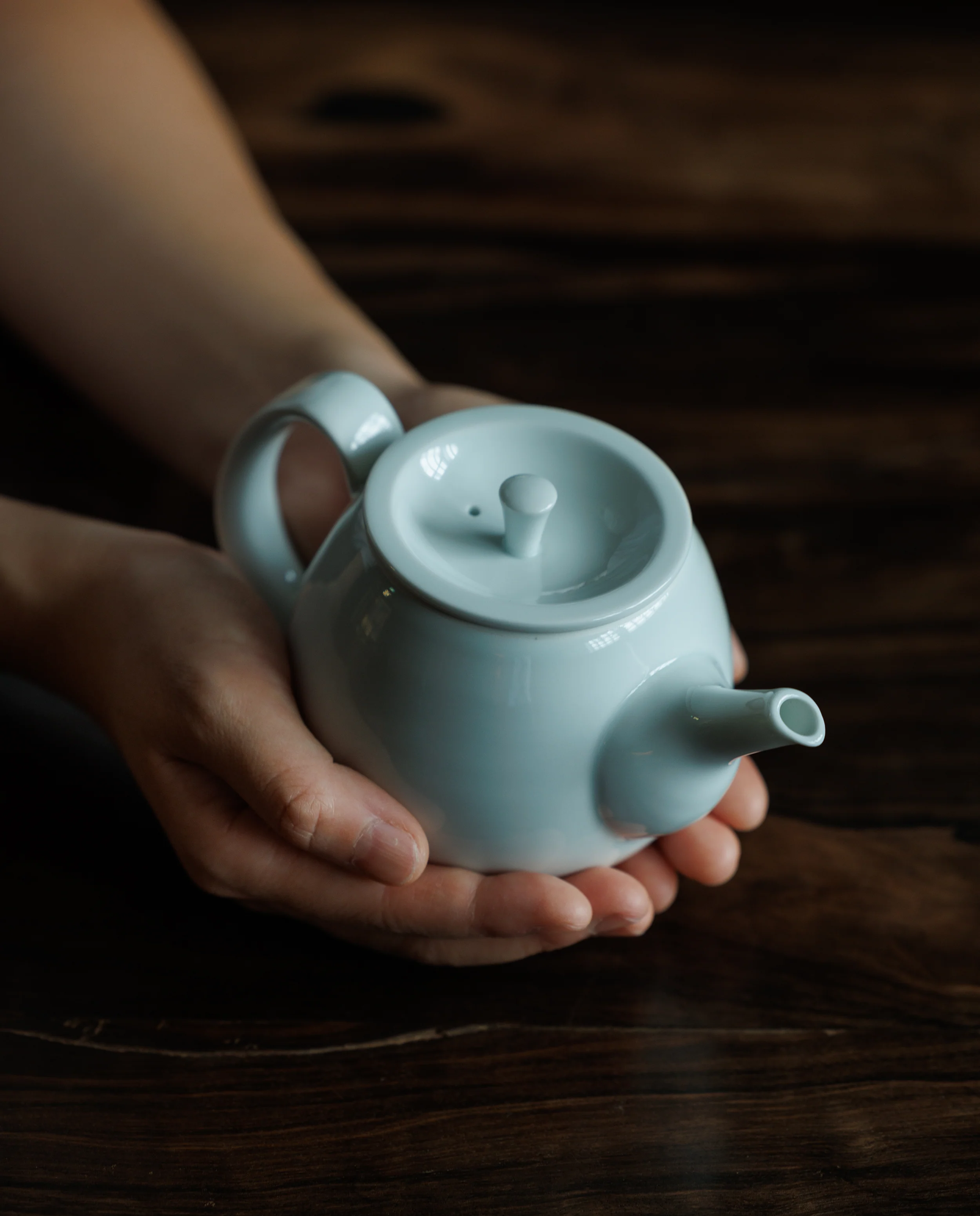 White Porcelain Teapot (Hasami-yaki) - Image 3